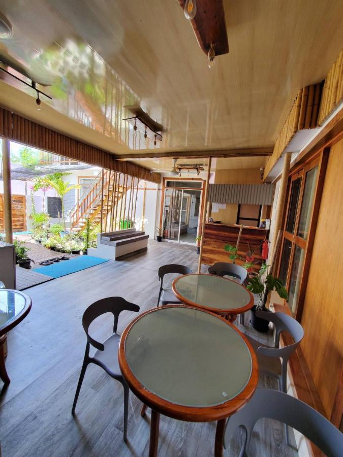 Hotel Sun & Surf Thulusdhoo Esterno foto
