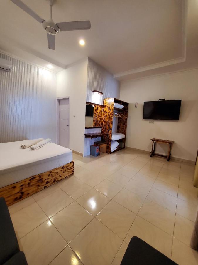 Hotel Sun & Surf Thulusdhoo Esterno foto