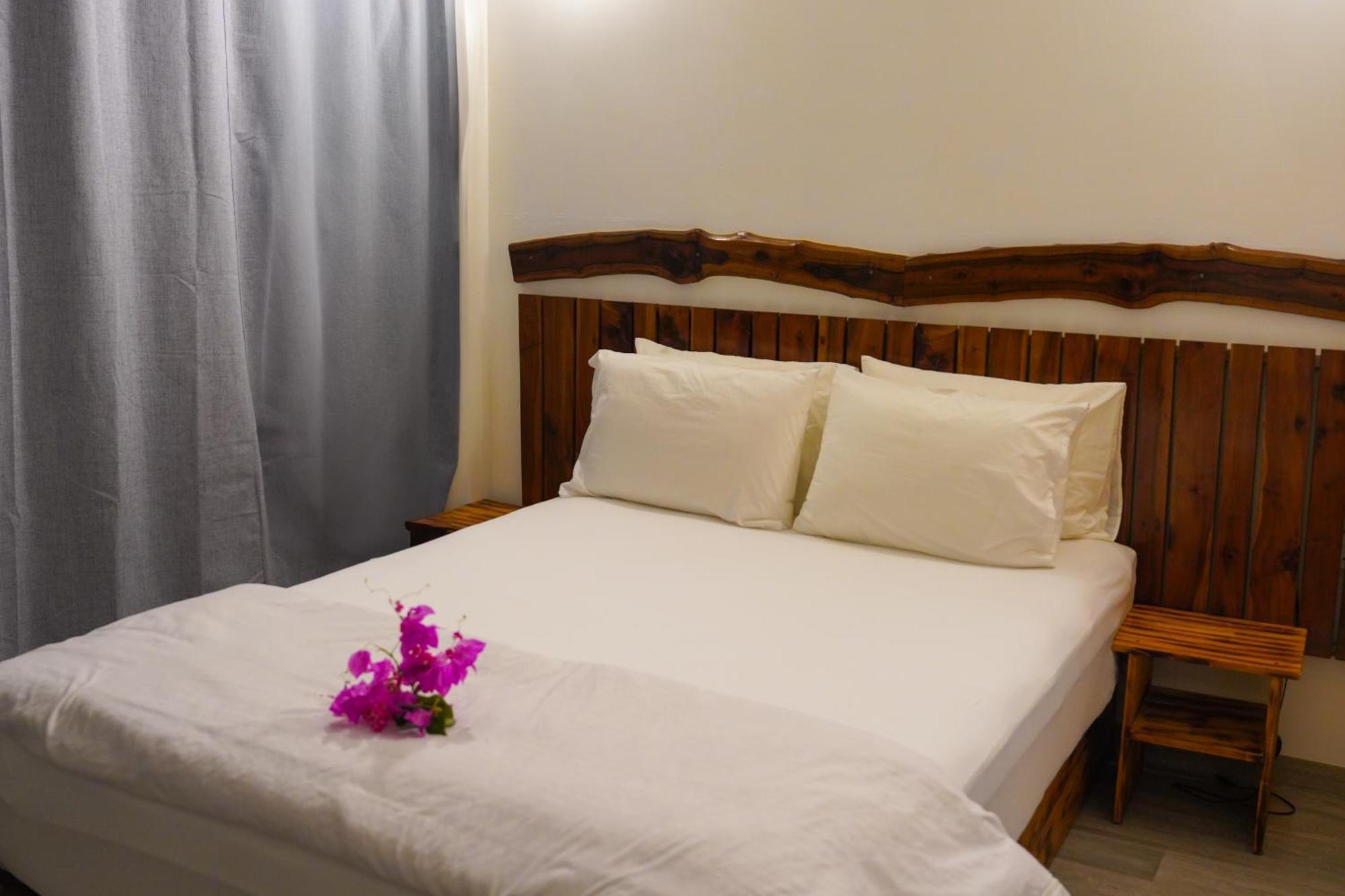 Hotel Sun & Surf Thulusdhoo Esterno foto