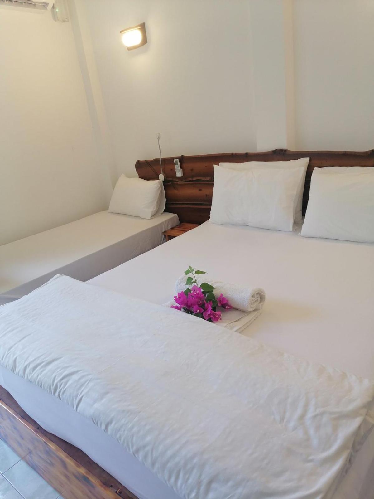Hotel Sun & Surf Thulusdhoo Esterno foto